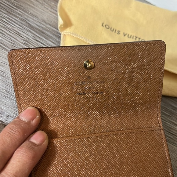 Pre loved authentic LV short wallet - Picture 6 of 8